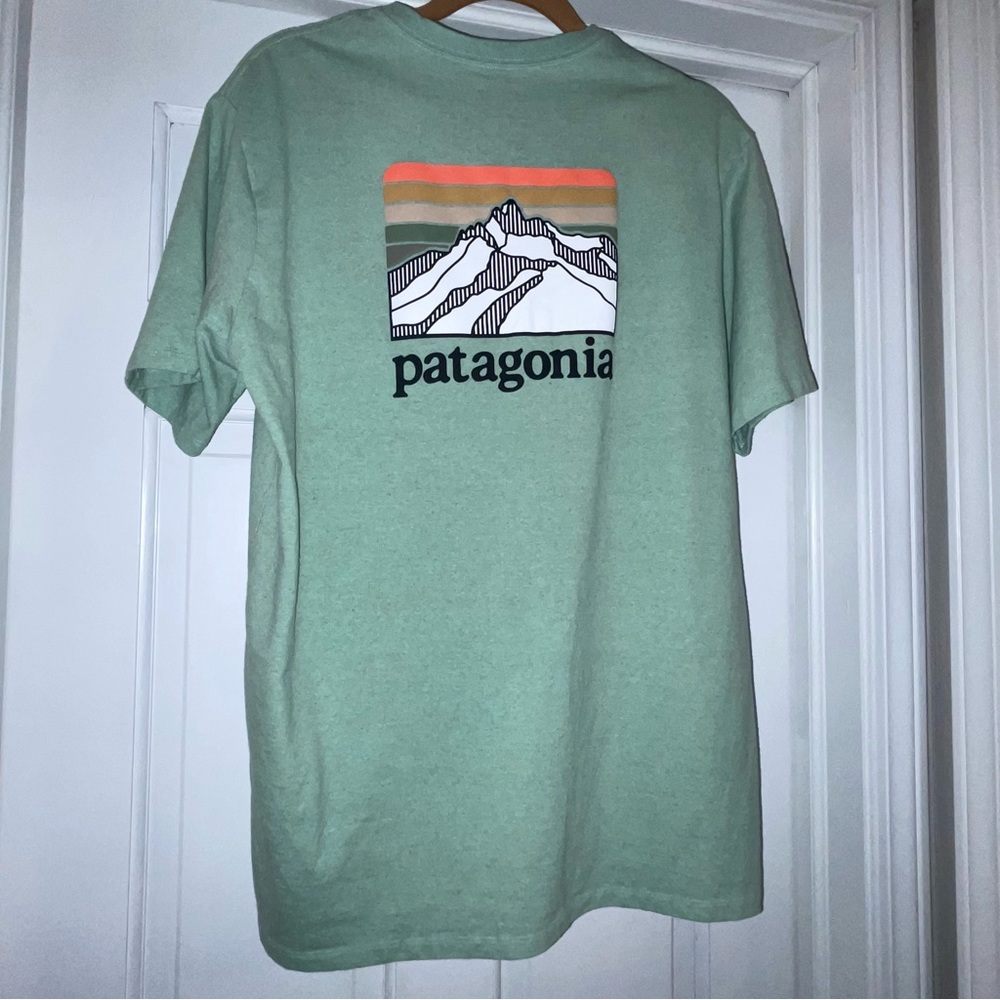 Patagonia Line Logo Ridge Pocket Responsibili-T-Shirt Size Medium